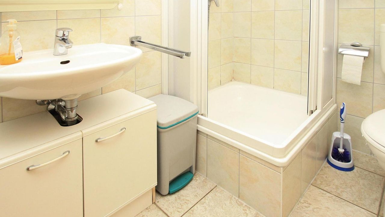 BathRoom BathRoom